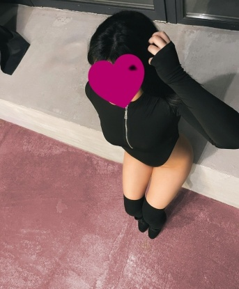 У меня множество опытов, которые я готова реализовать с вами. 💋 Мои услуги наполнены чувственностью и энергией, и я готова подарить вам незабываемые моменты наедине. 🌹 Я обладаю искрометным чувством юмора, а также умею слушать и быть внимательной собеседницей. А главное - я умею слушать и удовлетворять ваши желания. 😘 Живу в самом сердце Москвы, где нас ждет комфортное и уютное место для наших встреч. На моих фото вы можете видеть мою настоящую красоту и сексуальность. 📸 Жду вас, чтобы воплотить в жизнь наши самые горячие фантазии! 😉💦 Оксана