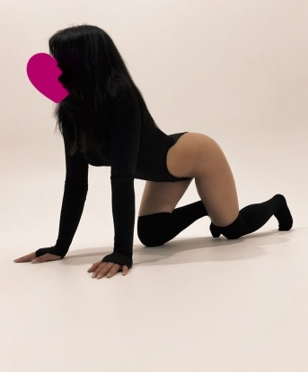 У меня множество опытов, которые я готова реализовать с вами. 💋 Мои услуги наполнены чувственностью и энергией, и я готова подарить вам незабываемые моменты наедине. 🌹 Я обладаю искрометным чувством юмора, а также умею слушать и быть внимательной собеседницей. А главное - я умею слушать и удовлетворять ваши желания. 😘 Живу в самом сердце Москвы, где нас ждет комфортное и уютное место для наших встреч. На моих фото вы можете видеть мою настоящую красоту и сексуальность. 📸 Жду вас, чтобы воплотить в жизнь наши самые горячие фантазии! 😉💦 Оксана